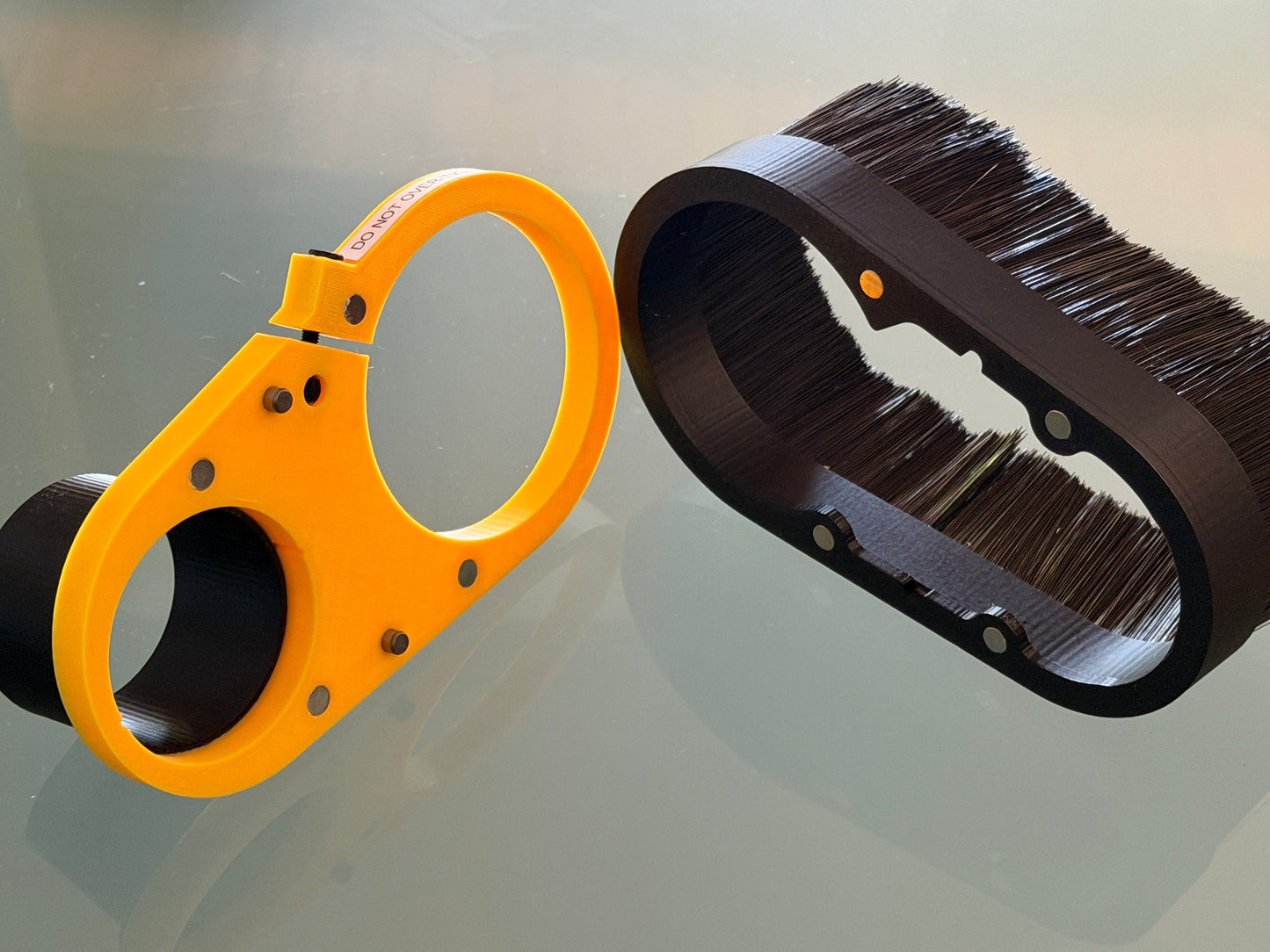 Universal Dust Shoe for CNC Milling Machine - Magnetic Split Brush - 2-1/2 or 4-inch Vacuum Port